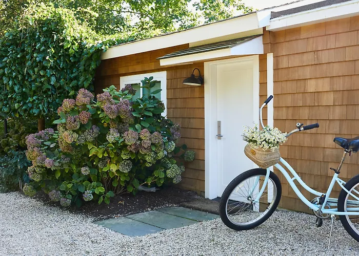 The Roundtree, Amagansett